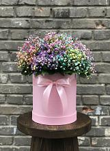 Цветочная композиция из Гипсофила и Розы в шляпной коробке в Кулаково