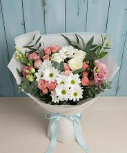 Букет цветов из:  Розы, Лизиантусы и Хризантемы в Кулаково