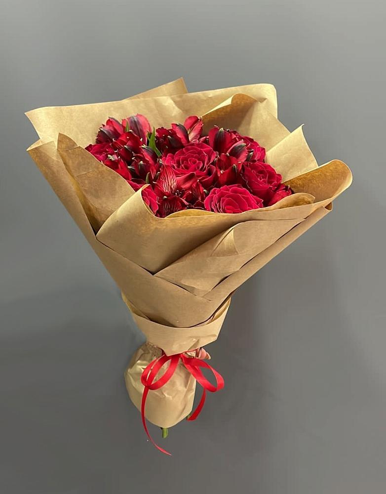 Букет цветов из: Альстромерии и Розы в Кулаково