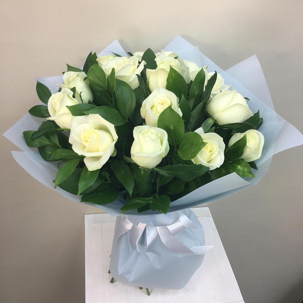 Букет 15 Белых роз Проуд в Кулаково