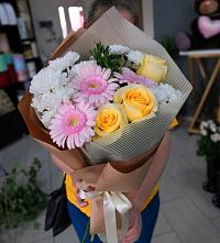 Букет цветов из:  Герберы, Розы и Хризантемы в Кулаково