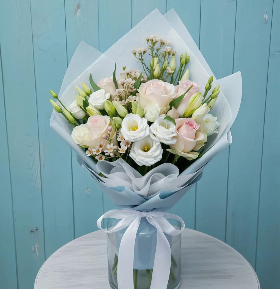 Букет цветов из: Розы и Лизиантусы в Кулаково