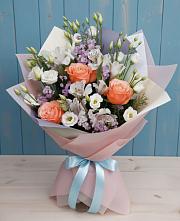 Букет цветов из:  Лизиантусы, Розы, Альстромерии и Гипсофила в Кулаково