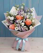 Букет цветов из:  Лизиантусы, Розы, Альстромерии и Гипсофила в Кулаково