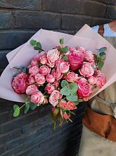 Букет розы в пальмах в Кулаково Букет цветов из: Розы в Кулаково