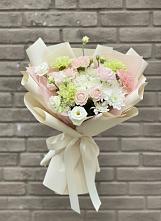 Букет цветов из:  Гвоздики, Розы, Лизиантусы и Хризантемы в Кулаково